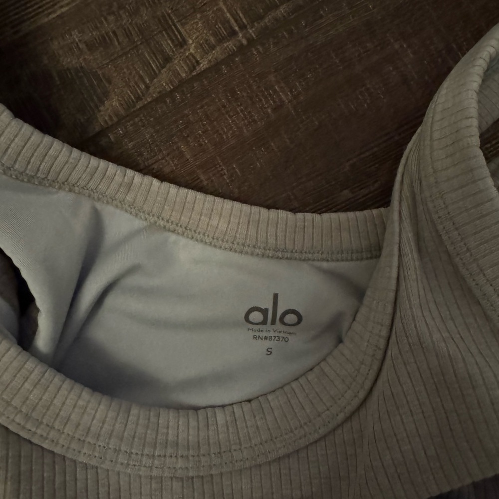 ALO Ribbed Women's Bra - Picture 3 of 3